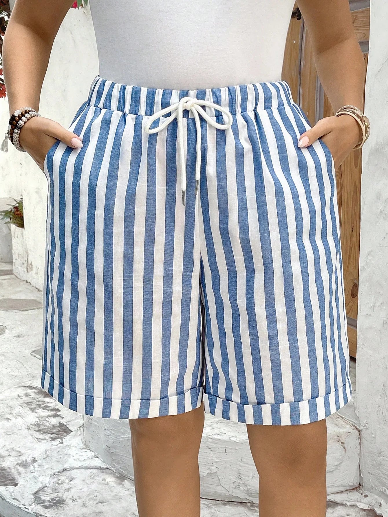 Short Listrado Plus Size Cordão