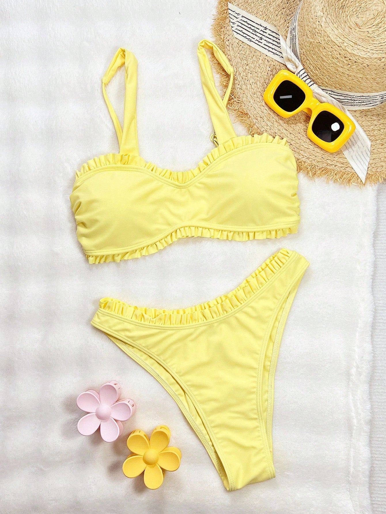 SHEIN Conjunto de Maiô Bikini de Top Cropped e Shorts de Praia com Alça Grossa, Barra Franzida e Cor Sólida, Casual para Verão Feminino