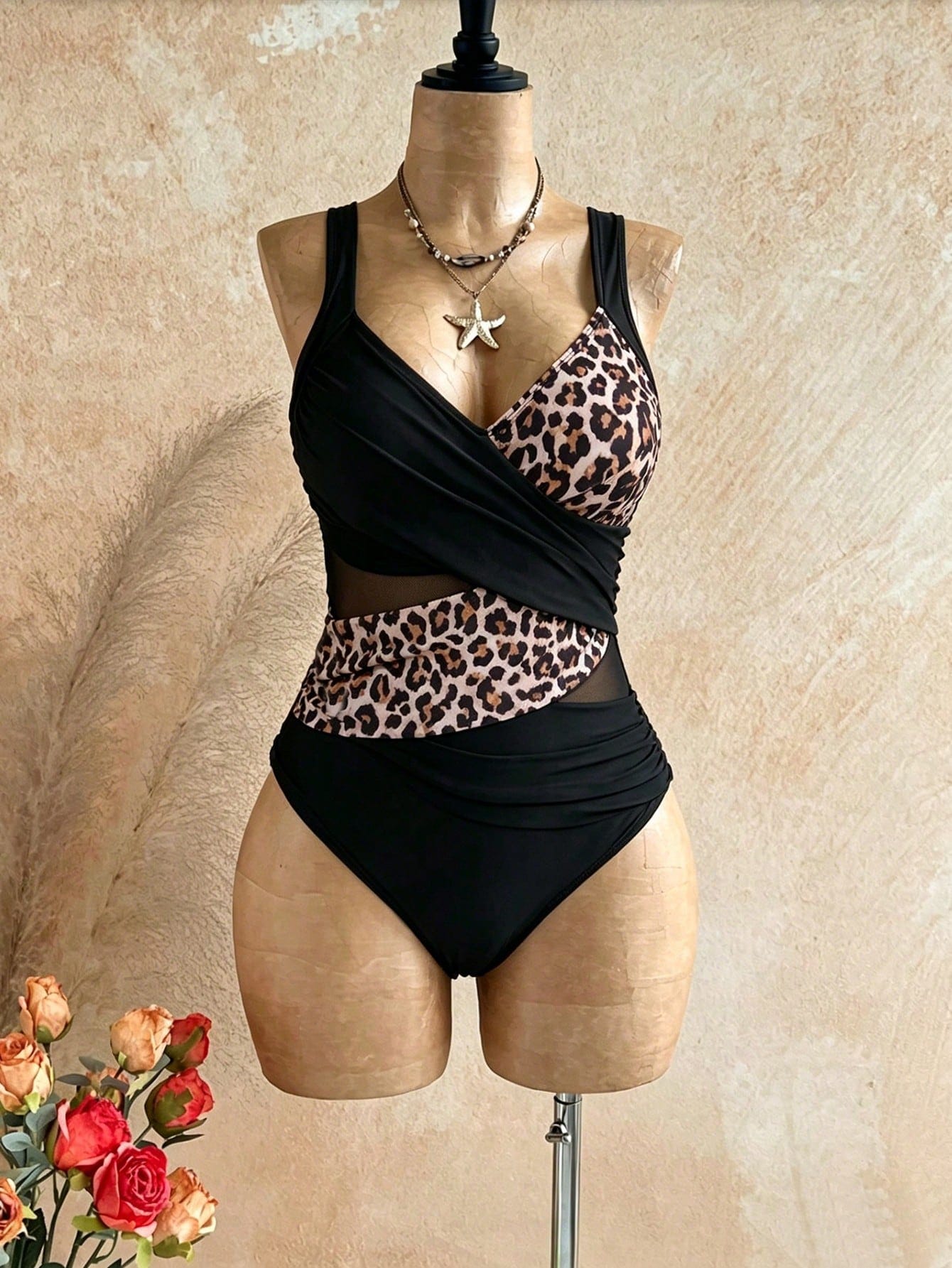 Maiô Cruzado Emily Plus Size