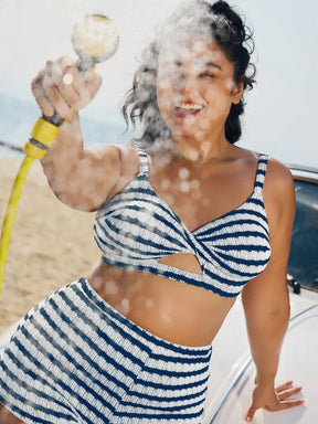 Biquíni Shorts Plus Size Listrado