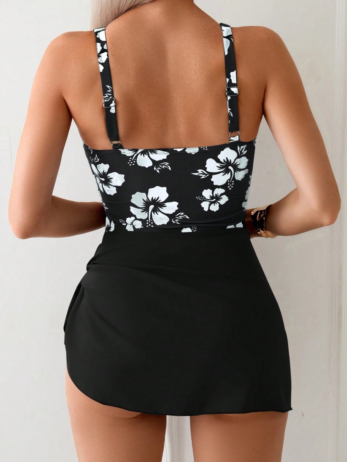 Maiô Vestido com Saia Curta Resort