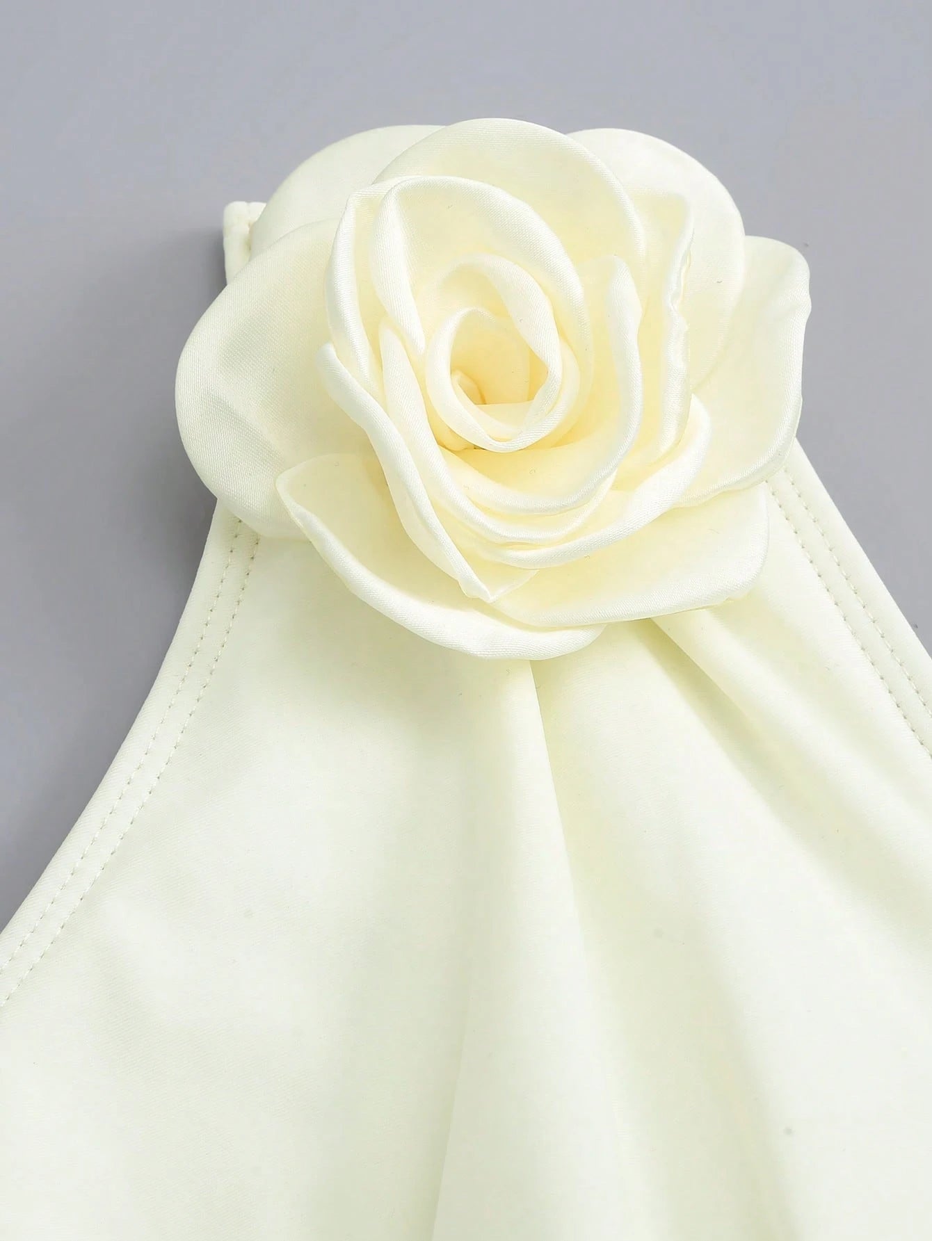 Maiô Elegante Flor 3D Lívia