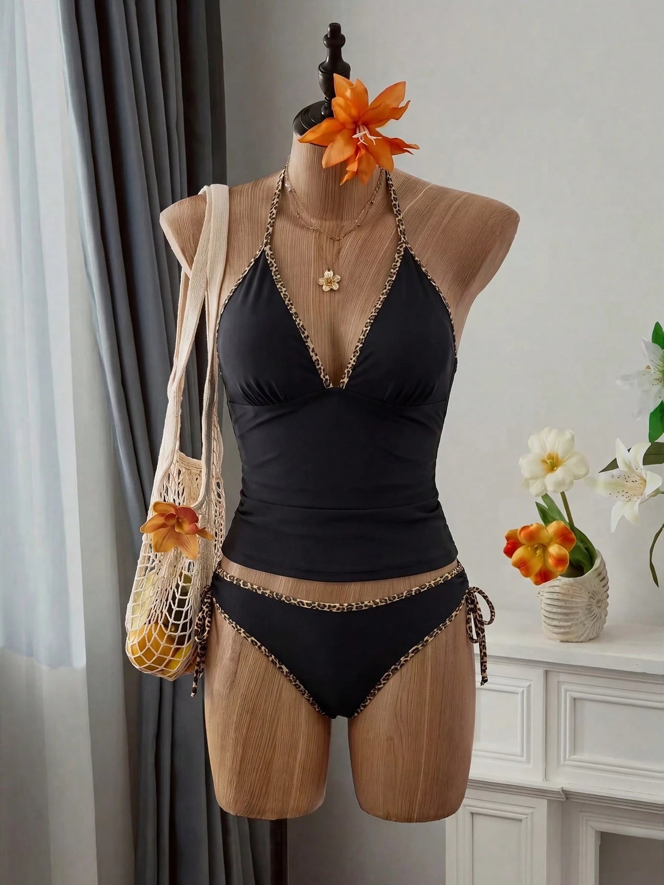 Tankini Minimalista com Amarração