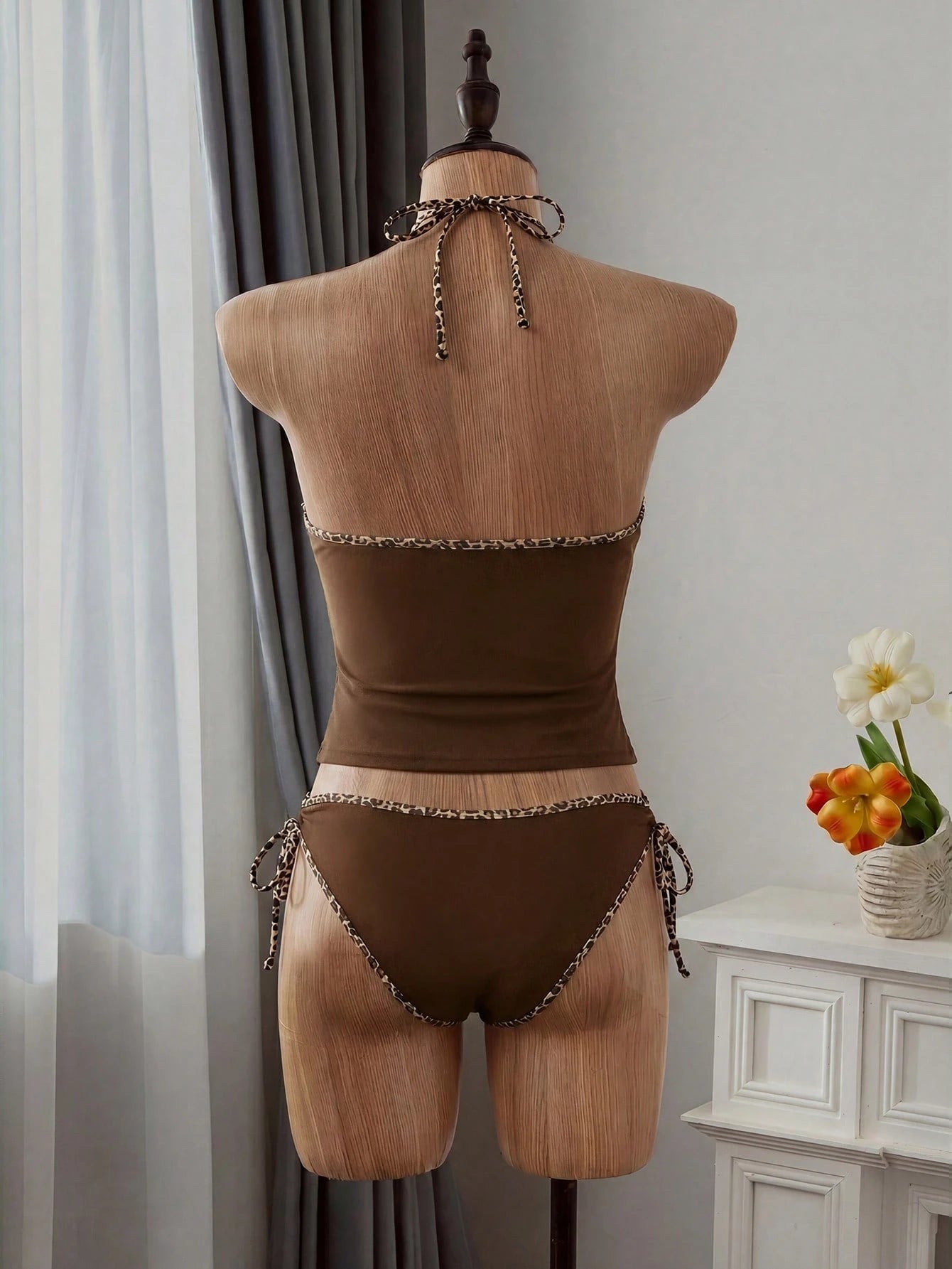 Tankini Minimalista com Amarração