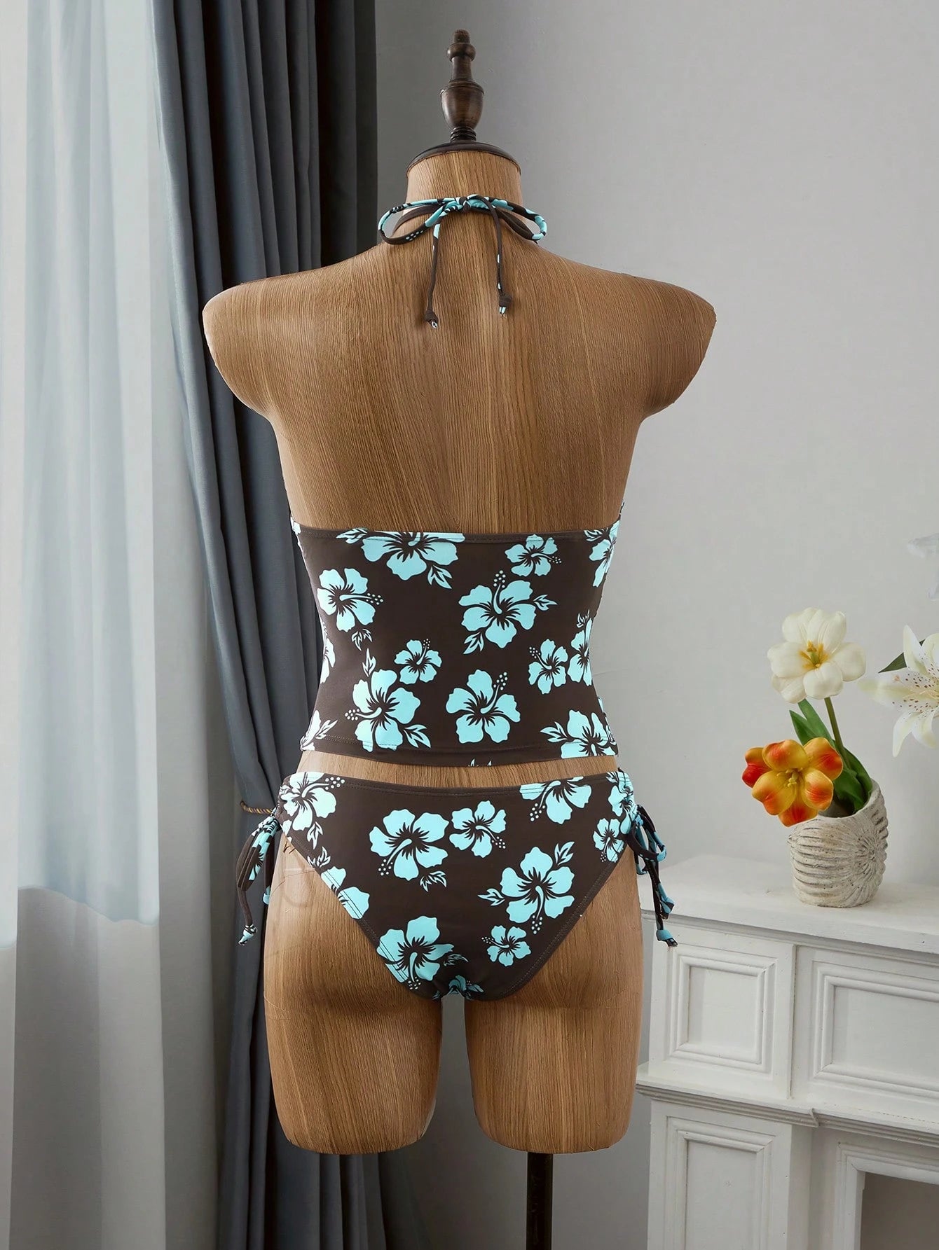 Tankini Minimalista com Amarração