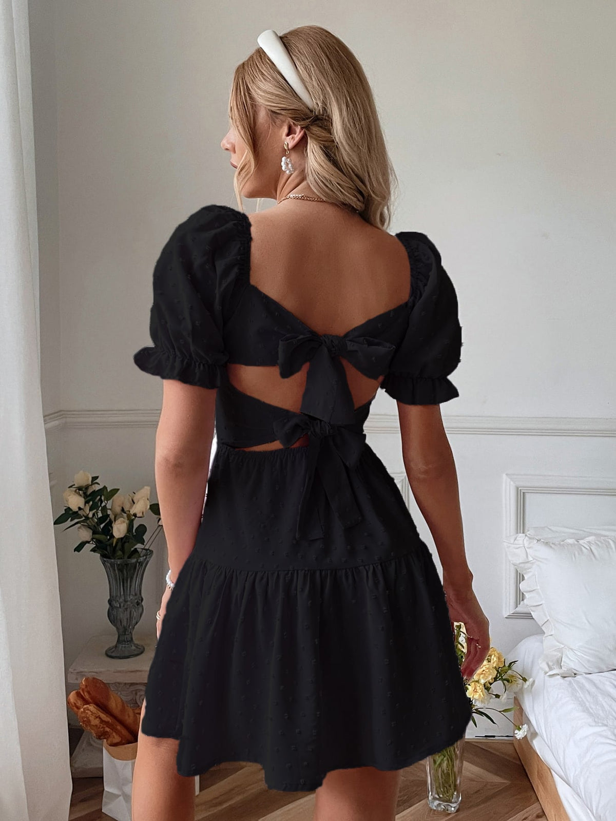 Vestido de Bolinhas com Babado