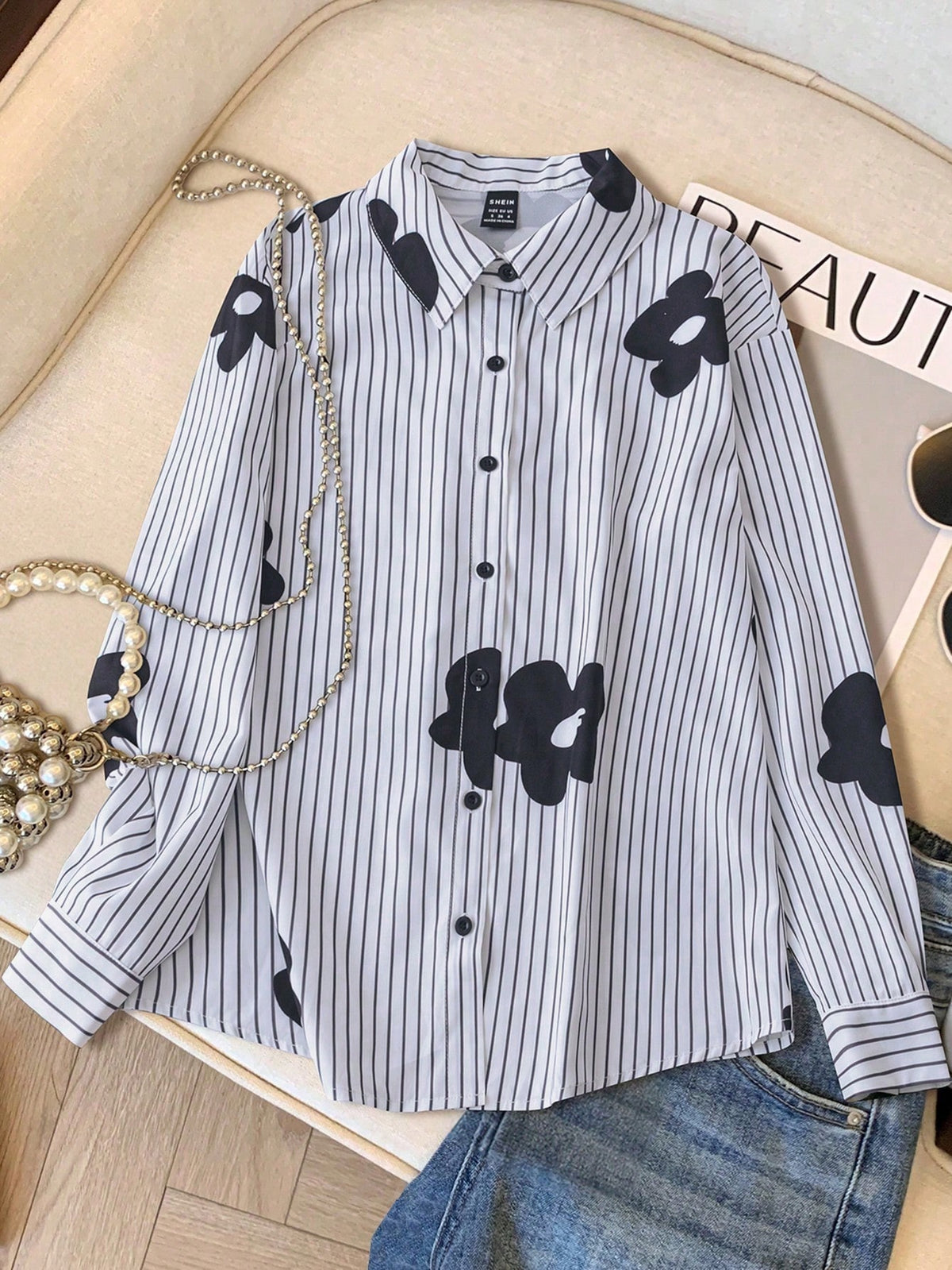 Camisa Listrada Com Flores