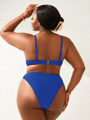 Biquíni Plus Size- Elegância Minimalista para o Verão