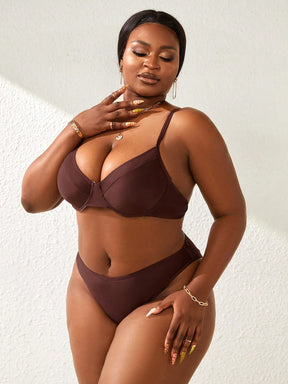 Biquíni Plus Size- Elegância Minimalista para o Verão